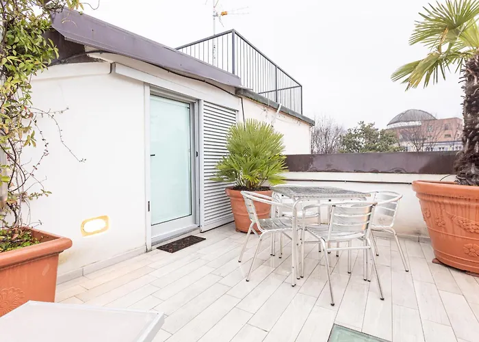 Monte Napoleone Split-level Terrace - Collection アパート